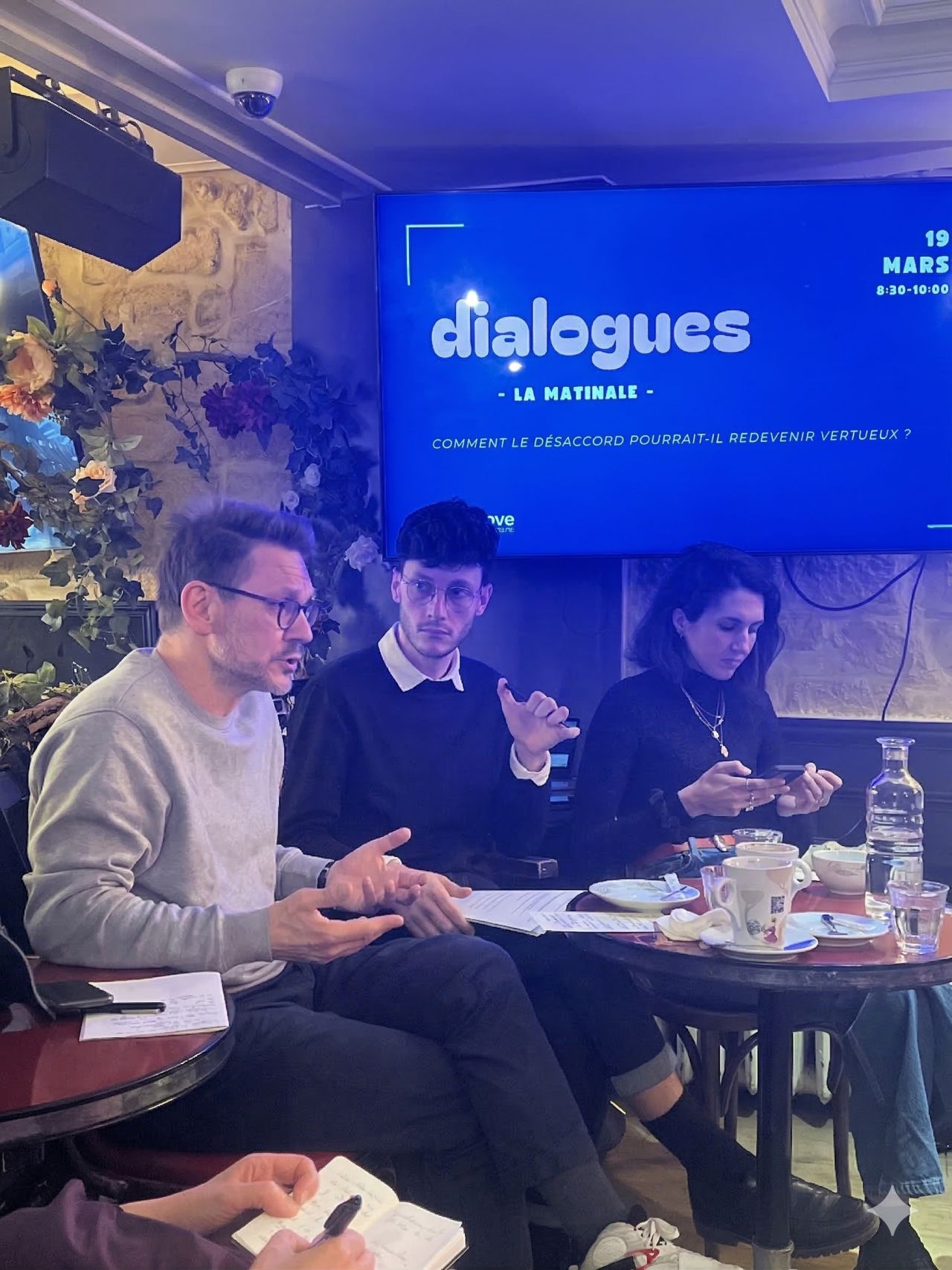 Un temps collectif interne bluenove, événement « Dialogues — la matinale »