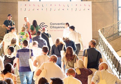 Séance plénière de la Convention citoyenne sur les temps de l’enfant, au CESE